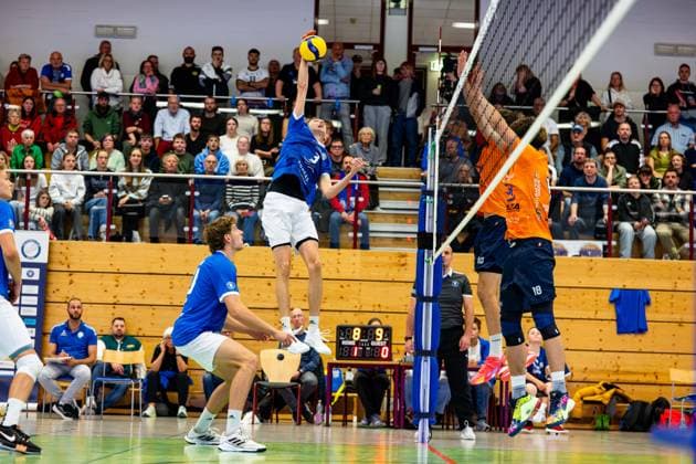 04.10.2025, GER, Volleyball, 2.BL Maenner Sued, Saison 2025 2026, Blue Volleys Gotha - TSV 1860 Muehldorf a.Inn Christoph Assmann (Blue Volleys Gotha) 99867 Gotha Sporthalle Sportanlage Ernesti Thüringen Deutschland