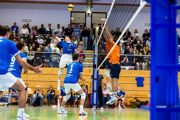 04.10.2025, GER, Volleyball, 2.BL Maenner Sued, Saison 2025 2026, Blue Volleys Gotha - TSV 1860 Muehldorf a.Inn Richard Werner (Blue Volleys Gotha) 99867 Gotha Sporthalle Sportanlage Ernesti Thüringen Deutschland