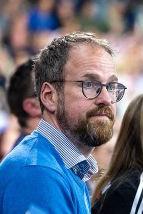 Oberbuergermeister von Erlangen Florian Janik (SPD) besuchte ebenfalls das Spiel. HC Erlangen vs. Fuechse Berlin, Handball, 1. Handball Bundesliga, Saison 2025 2026, 7. Spieltag, 04.10.2025 HC Erlangen vs. Fuechse Berlin, Handball, 1. Handball Bundesliga, Saison 2025 2026, 7. Spieltag, 04.10.2025 Nuernberg Copyright: xEibner-Pressefoto ArdanxFuessmanx EP_AFN