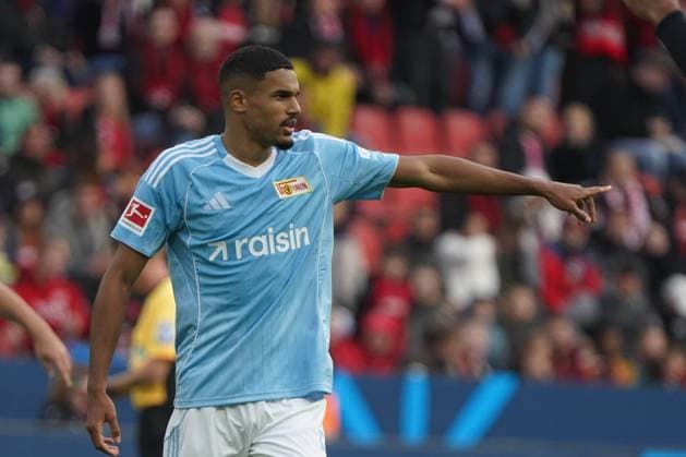 Fussball, 1 Bundesliga, Saison 2025 2026, Bayer 04 Leverkusen- 1.FC Union Berlin 04.10.2025, Bayarena Leverkusen Danilho Doekhi, 1.FC Union Berlin , Aktion, Einzelbild