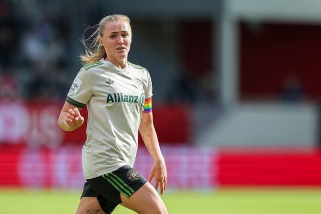 Georgia Stanway (FC Bayern Muenchen, 31), GER, FC Bayern Muenchen vs. SV Werder Bremen, Fussball, Google Pixel Frauen-Bundesliga, 5. Spieltag, Saison 2025 2026, 04.10.2025, DFL DFB REGULATIONS PROHIBIT ANY USE OF PHOTOGRAPHS as IMAGE SEQUENCES and or QUASI-VIDEO, GER, FC Bayern Muenchen vs. SV Werder Bremen, Fussball, Google Pixel Frauen-Bundesliga, 5. Spieltag, Saison 2025 2026, 04.10.2025 Muenchen Copyright: xEibner-Pressefoto JennixMaulx EP_JML