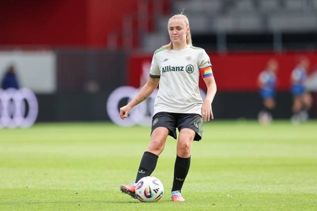 Georgia Stanway (FC Bayern Muenchen, 31) mit Ball, GER, FC Bayern Muenchen vs. SV Werder Bremen, Fussball, Google Pixel Frauen-Bundesliga, 5. Spieltag, Saison 2025 2026, 04.10.2025, DFL DFB REGULATIONS PROHIBIT ANY USE OF PHOTOGRAPHS as IMAGE SEQUENCES and or QUASI-VIDEO, GER, FC Bayern Muenchen vs. SV Werder Bremen, Fussball, Google Pixel Frauen-Bundesliga, 5. Spieltag, Saison 2025 2026, 04.10.2025 Muenchen Copyright: xEibner-Pressefoto JennixMaulx EP_JML