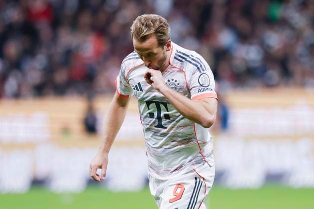 Harry Kane (FC Bayern Muenchen, 9), Jubel nach seinem Tor zum 2:0, jubelnd, bejubelt, jubelt, jubeln, emotionen 04.10.2025, Fussball, 1. Bundesliga, Eintracht Frankfurt - FC Bayern München, GER, Frankfurt am Main, Deutsche Bank Park, DFL REGULATIONS PROHIBIT ANY USE OF PHOTOGRAPHS AS IMAGE SEQUENCES AND OR QUASI-VIDEO. Copyright: HMBxMedia xHeikoxBecker