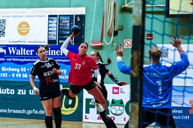 Handball I Frauen I Saison 2025 2026 I 3.Liga Nord I 4 Spieltag I SV Henstedt-Ulzburg - HSG Blomberg-Lippe II I 04.10.2025 Jana Schmütz (56, SV Henstedt-Ulzburg) Leni Ringelkamp (33, HSG Blomberg-Lippe II) Sophia Krohn (1, SV Henstedt-Ulzburg) Copyright: xLobeca RalfxHomburgx