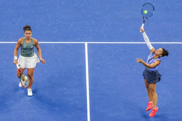 BEIJING, CHINA - OCTOBER 05: Sara Errani and Jasmine Paolini of Italy return a shot in the Women s Doubles Final match against Miyu Kato of Japan and Fanny Stollar of Hungary on day 14 of the 2025 China Open at the National Tennis Center on October 5, 2025 in Beijing, China.  Copyright: xVCGx 111595193337