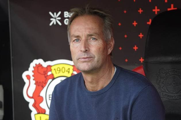 Fussball, 1 Bundesliga, Saison 2025 2026, Bayer 04 Leverkusen- 1.FC Union Berlin 04.10.2025, Bayarena Leverkusen Kasper Hjulmand Trainer Bayer 04 Leverkusen , Aktion, Einzelbild