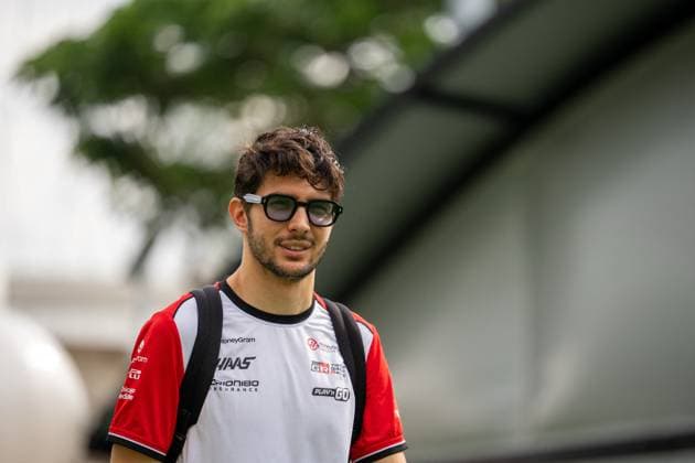 Singapore GP 2025 - Pilots and Managers Sighting Esteban Ocon (Fra) of Haas F1 Team 31 on Sunday during Formula 1 Singapore Airlines Singapore Grand Prix 2025 at the Marina Bay Street Circuit on October 5, 2025. Photo by Antoine Lapeyre ABACAPRESS.COM Singapore Singapore  Copyright: xLapeyrexAntoine ABACAx