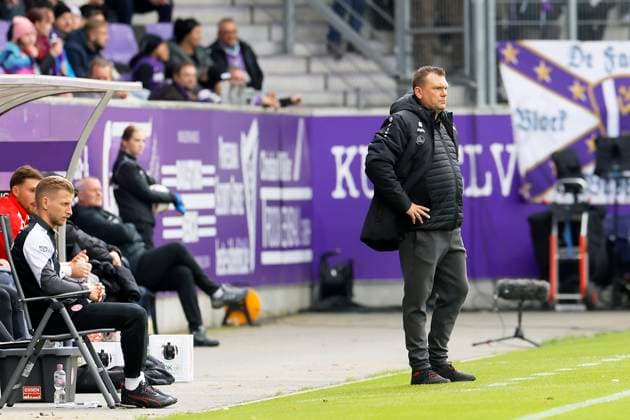 Fußball 3. Liga 10.Spieltag , Erzgebirge Aue - Rot-Weiss Essen am 05.10.2025 im Erzgebirgsstadion in Aue Uwe Koschinat ( Chef-Trainer Rot-Weiss Essen )