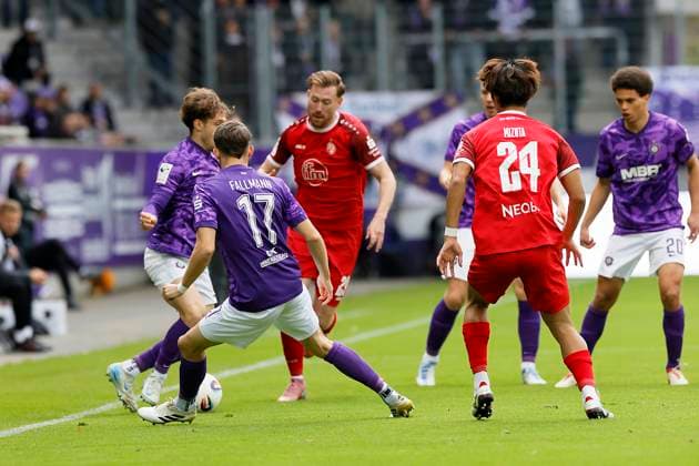 Fußball 3. Liga 10.Spieltag , Erzgebirge Aue - Rot-Weiss Essen am 05.10.2025 im Erzgebirgsstadion in Aue Kaito Mizuta ( Rot-Weiss Essen )