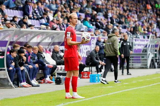 Fußball 3. Liga 10.Spieltag , Erzgebirge Aue - Rot-Weiss Essen am 05.10.2025 im Erzgebirgsstadion in Aue Lukas Brumme ( Rot-Weiss Essen )