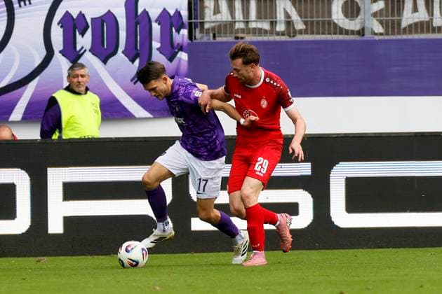 Fußball 3. Liga 10.Spieltag , Erzgebirge Aue - Rot-Weiss Essen am 05.10.2025 im Erzgebirgsstadion in Aue Jannik Mause ( Rot-Weiss Essen )