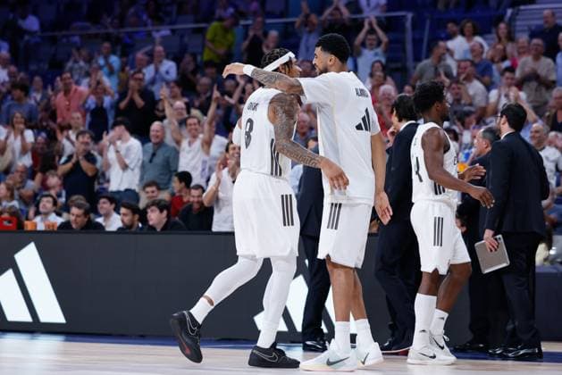October 5, 2025, Madrid, Madrid, Spain: Chuma Okeke of Real Madrid celebrates the point during the Spanish League, Liga ACB Endesa, basketball match played between Real Madrid and Dreamland Gran Canaria at Movistar Arena on October 05, 2025, in Madrid, Spain. Madrid Spain - ZUMAa181 20251005_zaa_a181_035 Copyright: xDennisxAgyemanx