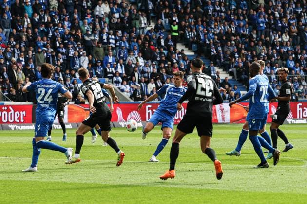 Tobias Müller (1. FC Magdeburg,5) - 2. Fußball Bundesliga Saison 2025-2026 1. FC Magdeburg vs. SV 07 Elversberg in der Avnet Arena in Magdeburg - Aktion,Fußball,Mann,Männer,Deutschland,05.10.2025