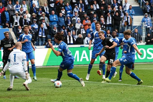 Torschütze Tom Zimmerschied (SV Elversberg,29) trifft zum 0-2 - 2. Fußball Bundesliga Saison 2025-2026 1. FC Magdeburg vs. SV 07 Elversberg in der Avnet Arena in Magdeburg - Aktion,Fußball,Mann,Männer,Deutschland,05.10.2025