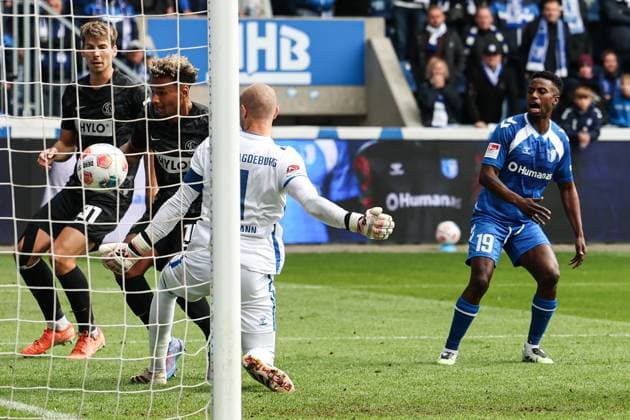 Torschütze Bambase Conte (SV 07 Elversberg,10) trifft zum 0-1 - 2. Fußball Bundesliga Saison 2025-2026 1. FC Magdeburg vs. SV 07 Elversberg in der Avnet Arena in Magdeburg - Aktion,Fußball,Mann,Männer,Deutschland,05.10.2025