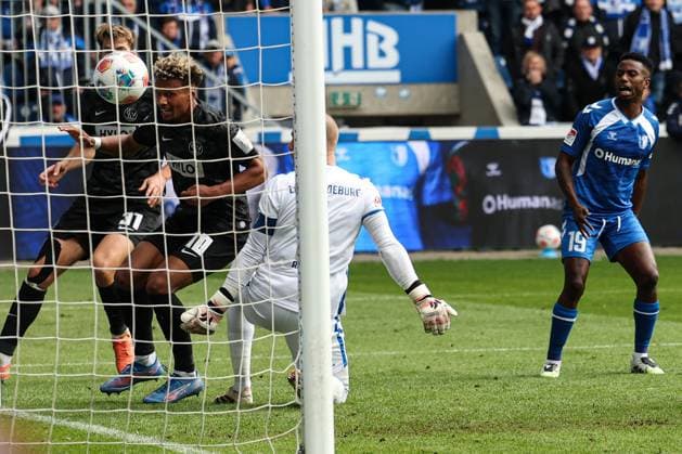 Torschütze Bambase Conte (SV 07 Elversberg,10) trifft zum 0-1 - 2. Fußball Bundesliga Saison 2025-2026 1. FC Magdeburg vs. SV 07 Elversberg in der Avnet Arena in Magdeburg - Aktion,Fußball,Mann,Männer,Deutschland,05.10.2025