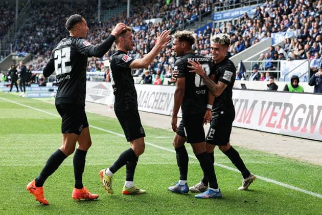 Torjubel - Torschütze Bambase Conte (SV 07 Elversberg,10) trifft zum 0-1 - 2. Fußball Bundesliga Saison 2025-2026 1. FC Magdeburg vs. SV 07 Elversberg in der Avnet Arena in Magdeburg - Aktion,Fußball,Mann,Männer,Deutschland,05.10.2025