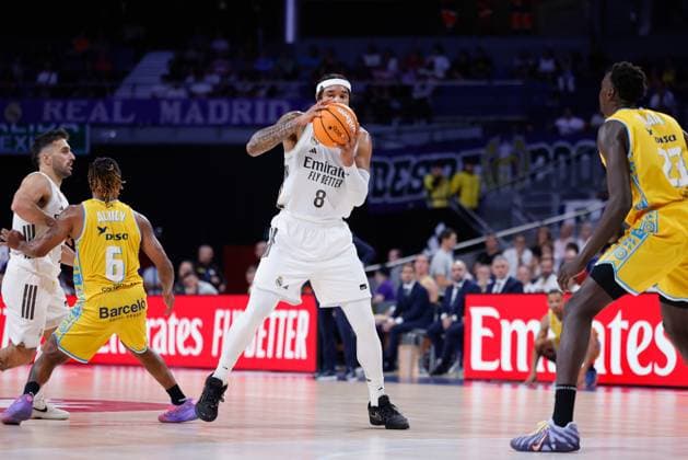 October 5, 2025, Madrid, Madrid, Spain: Chuma Okeke of Real Madrid in action during the Spanish League, Liga ACB Endesa, basketball match played between Real Madrid and Dreamland Gran Canaria at Movistar Arena on October 05, 2025, in Madrid, Spain. Madrid Spain - ZUMAa181 20251005_zaa_a181_045 Copyright: xDennisxAgyemanx