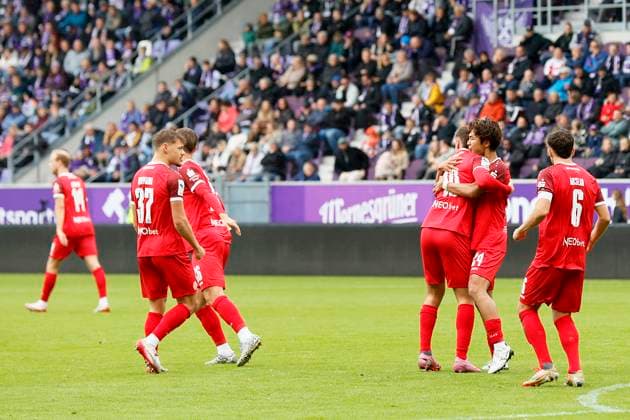 Fußball 3. Liga 10.Spieltag , Erzgebirge Aue - Rot-Weiss Essen am 05.10.2025 im Erzgebirgsstadion in Aue Torjubel Rot-Weiss Essen
