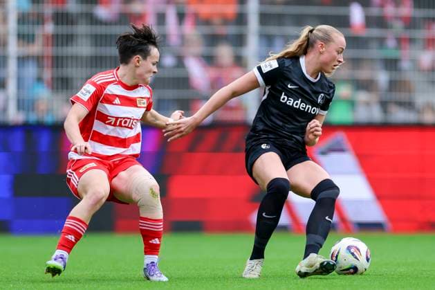 Tomke Schneider (1. FC Union Berlin) und Tessa Blumenberg (SC Freiburg) kaempfen um den Ball, Google Pixel Frauen-Bundesliga, 1. FC Union Berlin vs SC Freiburg, Stadion An der Alten Foersterei am 05. October 2025 in Berlin, Deutschland. (Foto von Marco Steinbrenner DeFodi Images) Tomke Schneider (1. FC Union Berlin) und Tessa Blumenberg (SC Freiburg) battle for the ball, Google Pixel Frauen-Bundesliga, 1. FC Union Berlin vs SC Freiburg, Stadion An der Alten Foersterei, October 5, 2025 in Berlin, Germany. (Photo by Marco Steinbrenner DeFodi Images) DFB DFL REGULATIONS PROHIBIT ANY USE OF PHOTOGRAPHS AS IMAGE SEQUENCES AND OR QUASI-VIDEO. Tomke Schneider 1 FC Union Berlin and Tessa Blumenberg SC Freiburg battle for the ball, Google Pixel Frauen Bundesliga, 1 FC Union Berlin vs SC Freiburg, Stadion An der Alten Foersterei, October 05, 2025 in Berlin, Germany Photo by Marco Steinbrenner DeFodi Images Tomke Schneider 1 FC Union Berlin and Tessa Blumenberg SC Freiburg battle for the ball, Google Pixel Womens Bundesliga, 1 FC Union Berlin vs SC Freiburg, Stadion An der Alten Foersterei, October 5, 2025 in Berlin, Germany Photo by Marco Steinbrenner DeFodi Images DFB DFL REGULATIONS PROHIBIT ANY USE OF PHOTOGRAPHS AS IMAGE SEQUENCES AND OR QUASI VIDEO