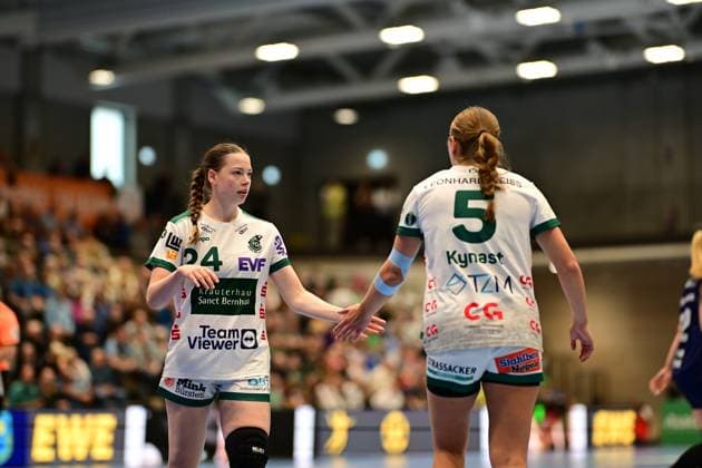 Handball I Frauen I Saison 2025-2026 I 1. HBF I 4. Spieltag I Buxtehuder SV - FRISCH AUF Göppingen I 05.10.2025 Luisa Scherer (24, FRISCH AUF Göppingen) Ann Kynast (5, FRISCH AUF Göppingen) Buxtehude Halle Nord Niedersachsen Deutschland Copyright: xLobeca FelixxSchlikisx