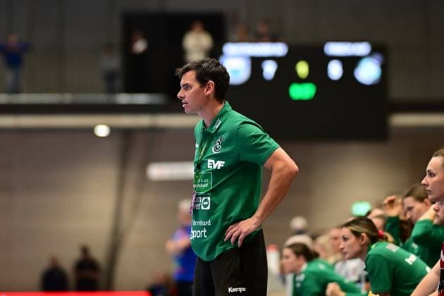 Handball I Frauen I Saison 2025-2026 I 1. HBF I 4. Spieltag I Buxtehuder SV - FRISCH AUF Göppingen I 05.10.2025 Nico Kiener (Co-Trainer, FRISCH AUF Göppingen) Buxtehude Halle Nord Niedersachsen Deutschland Copyright: xLobeca FelixxSchlikisx