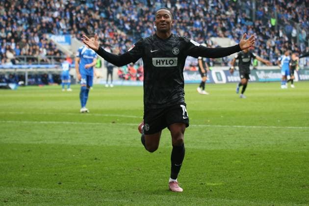 05.10.2025, xmohx, Fussball 2.Bundesliga, 1.FC Magdeburg - SV Elversberg v.l. Torjubel nach dem Tor zum celebrating the goal celebrate 0:4 Jarzinho Malanga (SV Elversberg) (DFL DFB REGULATIONS PROHIBIT ANY USE OF PHOTOGRAPHS as IMAGE SEQUENCES and or QUASI-VIDEO) Magdeburg