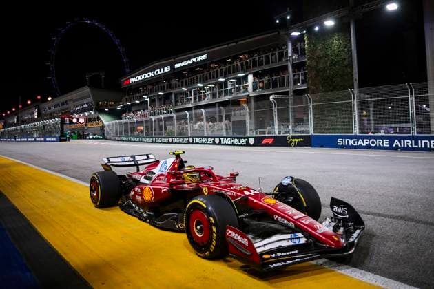 F1 - SINGAPORE GRAND PRIX 2025 44 HAMILTON Lewis (gbr), Scuderia Ferrari SF-25, action during the 2025 Formula 1 Singapore Grand Prix, 18th round of the 2025 FIA Formula One World Championship, WM, Weltmeisterschaft from October 3 to 5, 2025 on the Marina Bay Street Circuit, in Singapore - SingaporeSingapore  Copyright: xEricxAlonsox
