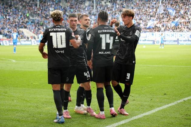 05.10.2025, xmohx, Fussball 2.Bundesliga, 1.FC Magdeburg - SV Elversberg v.l. Torjubel nach dem Tor zum celebrating the goal celebrate 0:4 Jarzinho Malanga (SV Elversberg) (DFL DFB REGULATIONS PROHIBIT ANY USE OF PHOTOGRAPHS as IMAGE SEQUENCES and or QUASI-VIDEO) Magdeburg