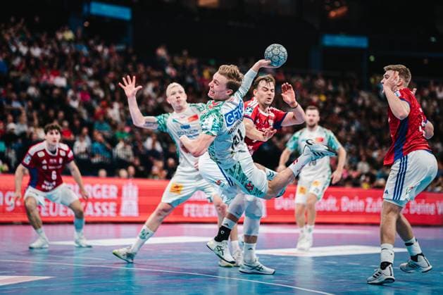 HBL: HSV Hamburg vs. SC Magdeburg, 05.10.25 Gisli Kristjansson (SC Magdeburg, 10) wirft; HBL: HSV Hamburg vs. SC Magdeburg am 05.10.2025 in der Barclays Arena, Hamburg Copyright: xBEAUTIFULxSPORTS Tonhäuserx