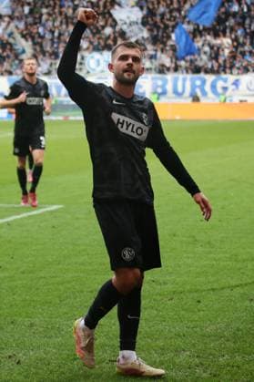 05.10.2025, xmohx, Fussball 2.Bundesliga, 1.FC Magdeburg - SV Elversberg v.l. Lukasz Poreba (SV Elversberg) bejubelt das Tor zum 0:3 (DFL DFB REGULATIONS PROHIBIT ANY USE OF PHOTOGRAPHS as IMAGE SEQUENCES and or QUASI-VIDEO) Magdeburg