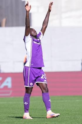 Fiorentina s Moise Kean celebrates after scoring during the Serie A EniLive soccer match between Fiorentina and Roma at the Artemio Franchi stadium in Florence, Italy - Sunday October 5, 2025 - Soccer ( Photo by Alfredo Falcone LaPresse )  Copyright: xAlfredoxFalcone LaPressex