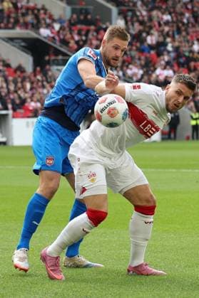 05.10.2025, xrekx, Fussball 1.Bundesliga, VfB Stuttgart - 1.FC Heidenheim v.l. Patrick Mainka (1.FC Heidenheim 1846) Ermedin Demirovic (VfB Stuttgart) Handspiel (DFL DFB REGULATIONS PROHIBIT ANY USE OF PHOTOGRAPHS as IMAGE SEQUENCES and or QUASI-VIDEO) Stuttgart