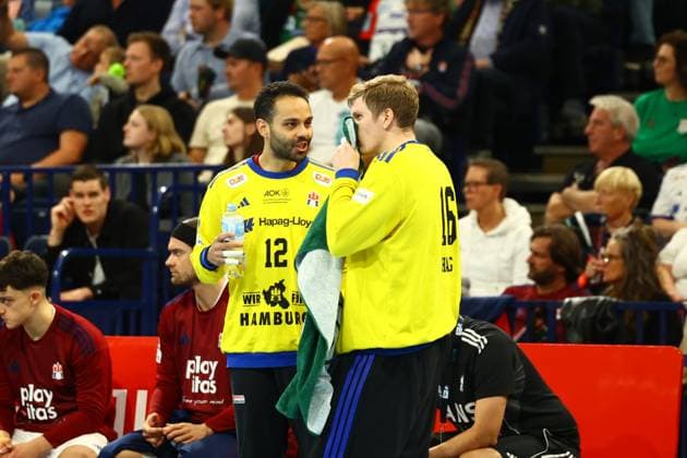 Handball I Herren I Saison 2025 2026 I Bundesliga I 7. Spieltag I HSV Hamburg -SC Magdeburg I 05.10.2025 Mohamed Essam Moustafa El-Tayar (12, HSV Hamburg) Robin Haug (16, HSV Hamburg) Hamburg Barclaycard Arena Hamburg Deutschland Copyright: xLobeca RalfxHomburgx