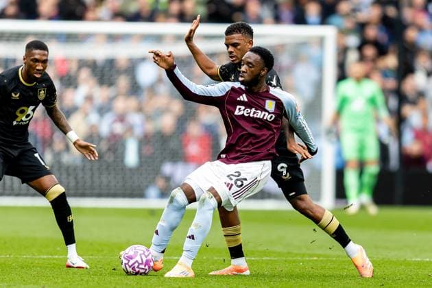 Aston Villa v Burnley Premier League 05 10 2025. Aston Villa defender Lamare Bogarde (26) battles for possession during the Premier League match between Aston Villa and Burnley at Villa Park, Birmingham, England on 5 October 2025. Birmingham Villa Park West Midlands England Editorial use only DataCo restrictions apply See www.football-dataco.com , Copyright: xManjitxNarotrax PSI-23003-0033