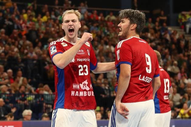 05.10.2025, xtgx, Handball Verein - SC Magdeburg v.l. Einar Olafsson (Hamburg, 23), Jacob Arenth Lassen (Hamburg, 9) Jubel, Torjubel, jubelt ueber das Tor, celebrate the goal, celebration Hamburg