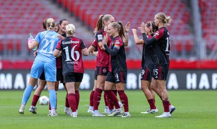 DEU, Nürnberg, FC Nürnberg vs RB Leipzig, Google Pixel Bundesliga, DFB, Saison 2526, Max-Morlock-Stadion, 5. Spieltag im Bild: FC Nürnberg vor dem Spiel DFB DFL REGULATIONS PROHIBIT ANY USE OF PHOTOGRAPHS AS IMAGE SEQUENCES AND OR QUASI-VIDEO, 05.10.2025, Copyright: HMBxMedia HendrikxHamelau