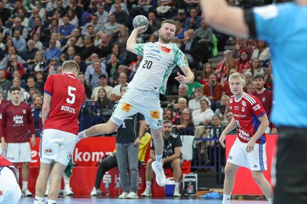 05.10.2025, xgox, Handball - Daikin HBL, Handball Verein Hamburg - SC Magdeburg emspor, v.l. Philipp Weber (Magdeburg, 20) wirft Tor, Torschuetze, erzielt Tor, Treffer, scores the goal Hamburg