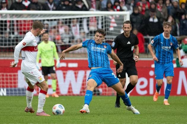 v.li. Maximilian Mittelstaedt (VfB Stuttgart, 07), Luca Kerber (FC Heidenheim, 20) GER, VfB Stuttgart vs. 1. FC Heidenheim, Fussball, Herren, 1. Bundesliga, 6. Spieltag, Spielzeit 2025 2026, 05.10.2025, DFL DFB REGULATIONS PROHIBIT ANY USE OF PHOTOGRAPHS AS IMAGE SEQUENCES AND OR QUASI-VIDEO, GER, VfB Stuttgart vs. 1. FC Heidenheim, Fussball, Herren, 1. Bundesliga, 6. Spieltag, Spielzeit 2025 2026, 05.10.2025 Stuttgart Copyright: xEibner-Pressefoto WolfgangxFrankx EP_WFK