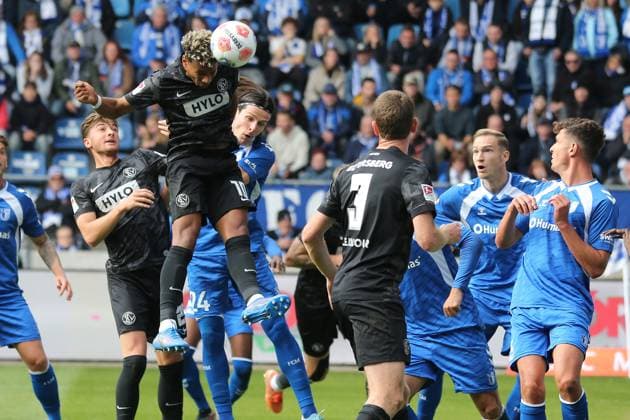 05.10.2025, xmohx, Fussball 2.Bundesliga, 1.FC Magdeburg - SV Elversberg v.l. Bambase Conte (SV Elversberg) Torschuetze, erzielt das Tor, Treffer, scores the goal 0:1 (DFL DFB REGULATIONS PROHIBIT ANY USE OF PHOTOGRAPHS as IMAGE SEQUENCES and or QUASI-VIDEO) Magdeburg