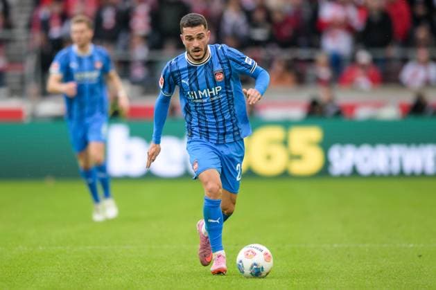Fußball, 1. Bundesliga, 20251005, VfB Stuttgart - 1. FC Heidenheim 1846. Im Bild Arijon IBRAHIMOVIC (Heidenheim, 22) Dribbling Ball. Stuttgart MHP Arena Baden Württemberg Deutschland Copyright: Passion2Press MarkusxFischerx