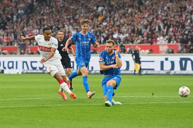 Torchance Jamie LEWELING (VFB Stuttgart), Aktion,Schuss,Strafraumszene. Fussball 1. Bundesliga Saison 2025 2026, 6.Spieltag, Spieltag06 VfB Stuttgart - 1.FC Heidenheim am 05.10.2025 MHP ARENA.