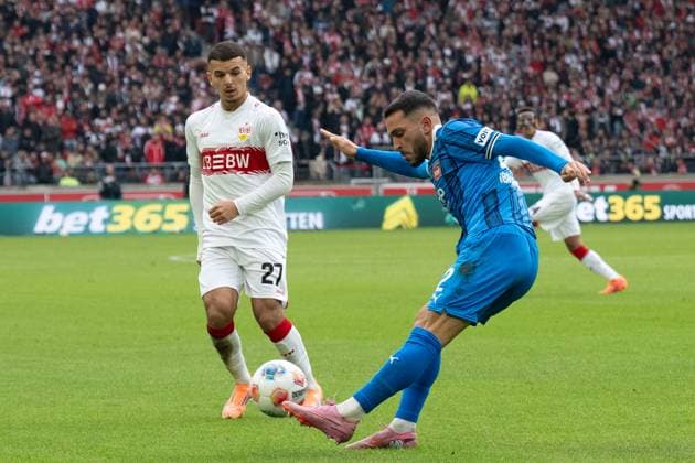 v.li. Badredine Bouanani (VfB Stuttgart, 27), Arijon Ibrahimovic (FC Heidenheim, 22) GER, VfB Stuttgart vs. 1. FC Heidenheim, Fussball, Herren, 1. Bundesliga, 6. Spieltag, Spielzeit 2025 2026, 05.10.2025, DFL DFB REGULATIONS PROHIBIT ANY USE OF PHOTOGRAPHS AS IMAGE SEQUENCES AND OR QUASI-VIDEO, GER, VfB Stuttgart vs. 1. FC Heidenheim, Fussball, Herren, 1. Bundesliga, 6. Spieltag, Spielzeit 2025 2026, 05.10.2025 Stuttgart Copyright: xEibner-Pressefoto WolfgangxFrankx EP_WFK