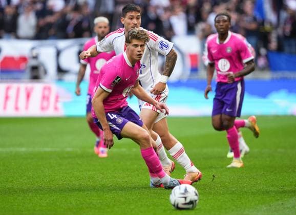 Olympique Lyonnais v Toulouse FC - Ligue 1 McDonald s 2025 2026 04 Charlie CRESSWELL (tfc) during the Ligue 1 McDonald s match between Lyon and Toulouse at Groupama Stadium on October 5, 2025 in Lyon, France. Lyon France  Copyright: xFEPx 776348149