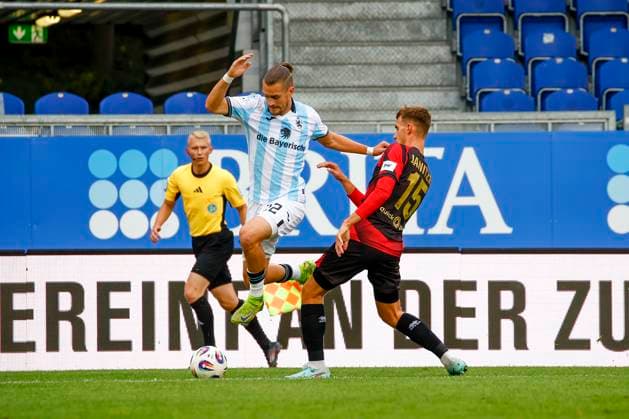 05.10.2025, xavx, Fussball 3.Liga, SV Wehen Wiesbaden - TSV 1860 München v.l. Sigurd Haugen (TSV 1860 Muenchen), Justin Janitzek (SV Wehen Wiesbaden) (DFL DFB REGULATIONS PROHIBIT ANY USE OF PHOTOGRAPHS as IMAGE SEQUENCES and or QUASI-VIDEO) Wiesbaden