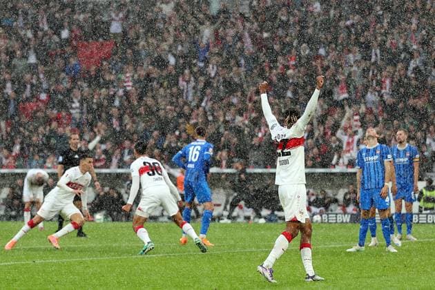 05.10.2025, xrekx, Fussball 1.Bundesliga, VfB Stuttgart - 1.FC Heidenheim v.l. Torjubel nach dem Tor zum celebrating the goal celebrate 1:0 durch Bilal El Khannouss (VfB Stuttgart) (DFL DFB REGULATIONS PROHIBIT ANY USE OF PHOTOGRAPHS as IMAGE SEQUENCES and or QUASI-VIDEO) Stuttgart