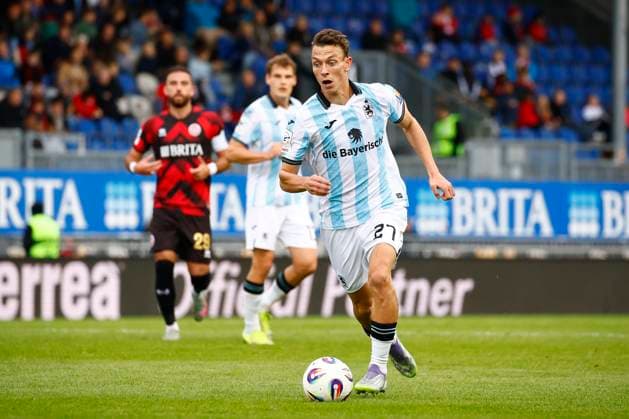 05.10.2025, xavx, Fussball 3.Liga, SV Wehen Wiesbaden - TSV 1860 München v.l. Manuel Pfeifer (TSV 1860 Muenchen) (DFL DFB REGULATIONS PROHIBIT ANY USE OF PHOTOGRAPHS as IMAGE SEQUENCES and or QUASI-VIDEO) Wiesbaden