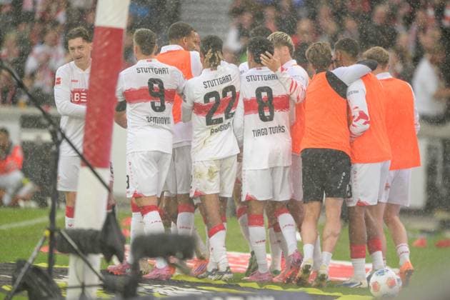 Fußball, 1. Bundesliga, 20251005, VfB Stuttgart - 1. FC Heidenheim 1846. Im Bild Stuttgart Torjubel bejubelt Jubel Tor 1:0. Stuttgart MHP Arena Baden Württemberg Deutschland Copyright: Passion2Press MarkusxFischerx
