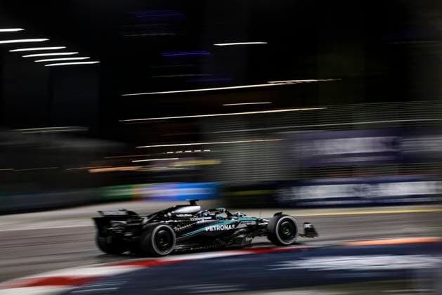 F1 - SINGAPORE GRAND PRIX 2025 63 RUSSELL George (gbr), Mercedes AMG F1 Team W16, action during the 2025 Formula 1 Singapore Grand Prix, 18th round of the 2025 FIA Formula One World Championship, WM, Weltmeisterschaft from October 3 to 5, 2025 on the Marina Bay Street Circuit, in Singapore - SingaporeSingapore  Copyright: xXavixBonillax