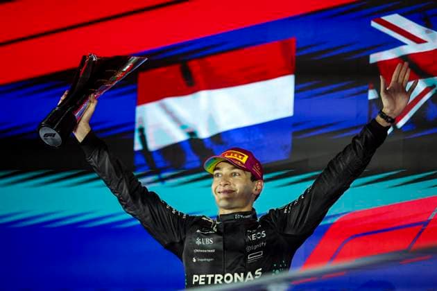 F1 - SINGAPORE GRAND PRIX 2025 RUSSELL George (gbr), Mercedes AMG F1 Team W16, portrait and podium during the 2025 Formula 1 Singapore Grand Prix, 18th round of the 2025 FIA Formula One World Championship, WM, Weltmeisterschaft from October 3 to 5, 2025 on the Marina Bay Street Circuit, in Singapore - SingaporeSingapore  Copyright: xXavixBonillax